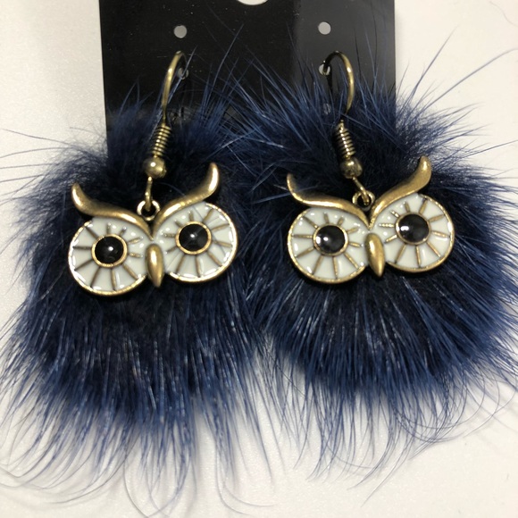 Owl Pompom Fur Hook Earrings Cute! NWT🦉 - Picture 4 of 6